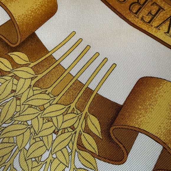 Authentic HERMES Scarf Statue of Liberty Vintage 1985 NY Estate Sale 100% Silk - Picture 6 of 9